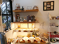 写真：パティスリー　リュミエール 店内