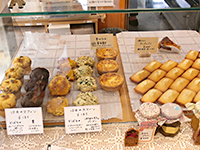 写真：パティスリー　リュミエール 店内